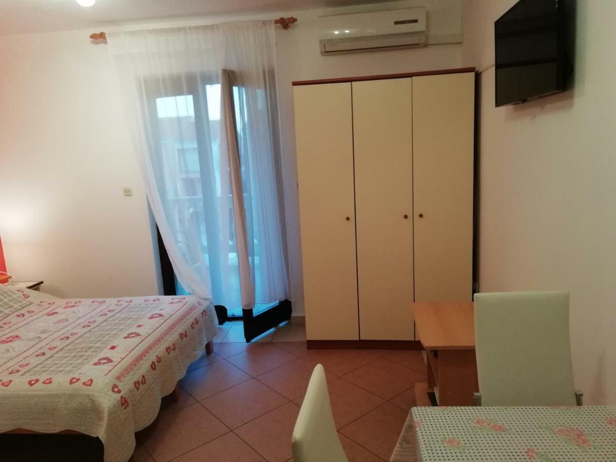 Apartment Plavia Biograd Biograd Na Moru Eksteriør billede